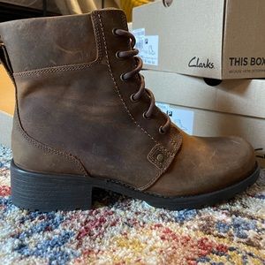 Size 10 women's Clark's boots